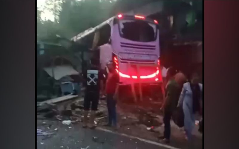 Bus Pariwisata Kecelakaan di Panumbangan Ciamis
