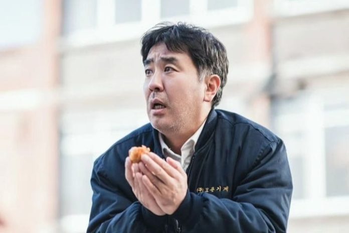Ryu Seung-Ryong dalam salah satu adegan drama Chicken Nugget. Sumber: Dok IG @ryuseungryong_