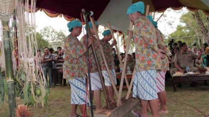 Melestarikan Kesenian Tradisional
