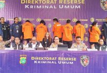 Polda Metro Tangkap Pelaku Ormas Bakar Mobil Polisi di Depok