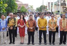 Unik, Pelantikan Pejabat Subang Digelar di Tengah Jalan Rusak