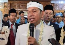 Dedi Mulyadi Kucurkan Rp 20 M untuk Perbaikan Jalan di Cirebon