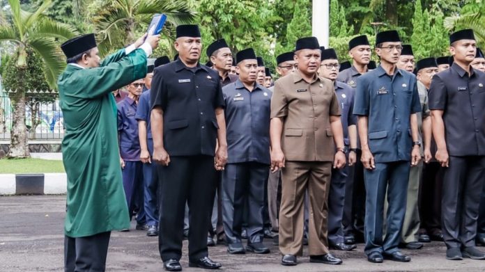Tingkatkan pelayanan publik Tingkatkan Pelayanan Publik