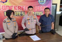 Polres Ciamis Tangkap Pria yang Acungkan Samurai ke Mobil Travel