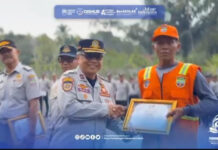 Dishub Ciamis Beri Penghargaan Jukir Berprestasi Pemacu PAD Jukir berprestasi