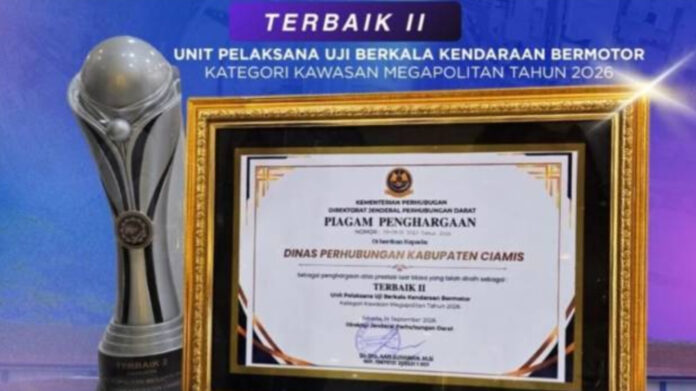 Dishub Ciamis Terima Penghargaan